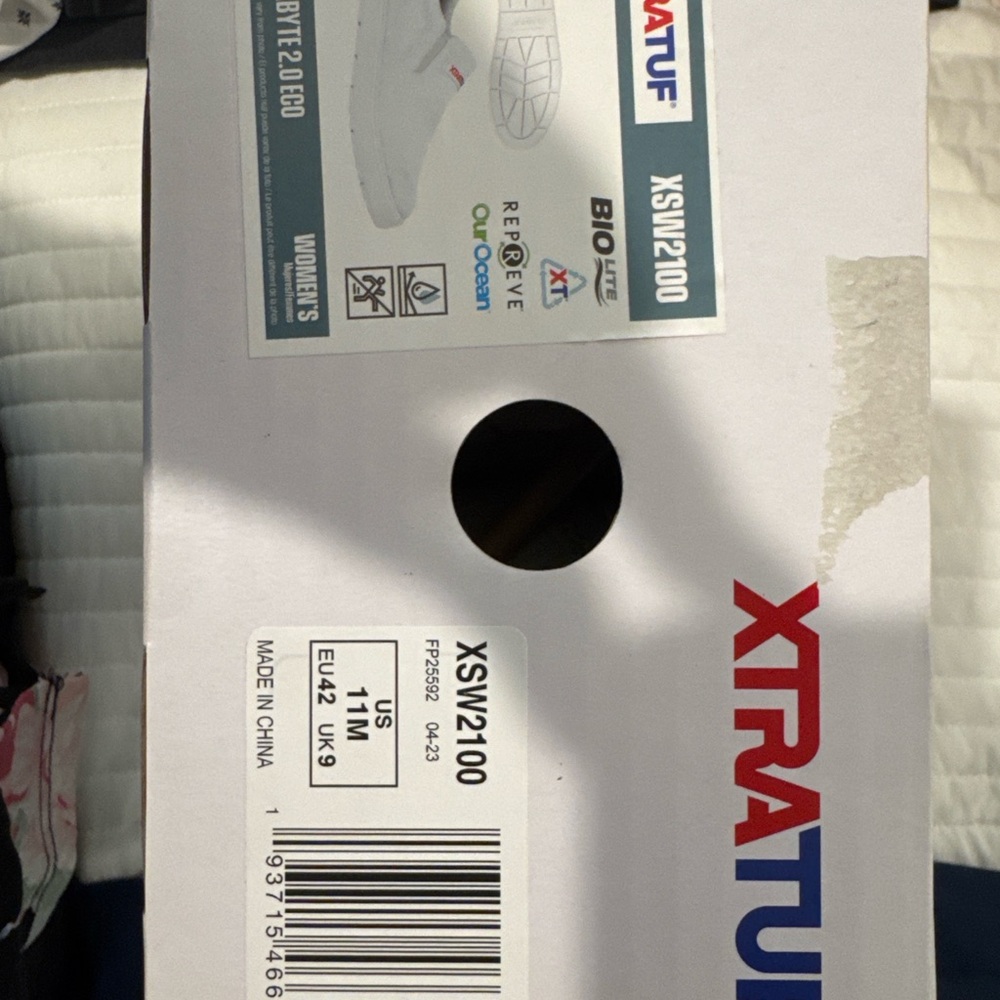 XTRATUF Sharkbyte 2.0 Eco Women’s Slip Resistant Shoes – White – Size 11 – NIB